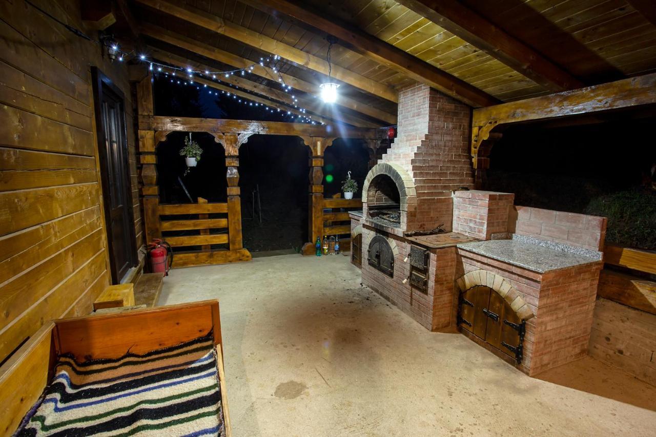 Tulean Cabin Săcel エクステリア 写真