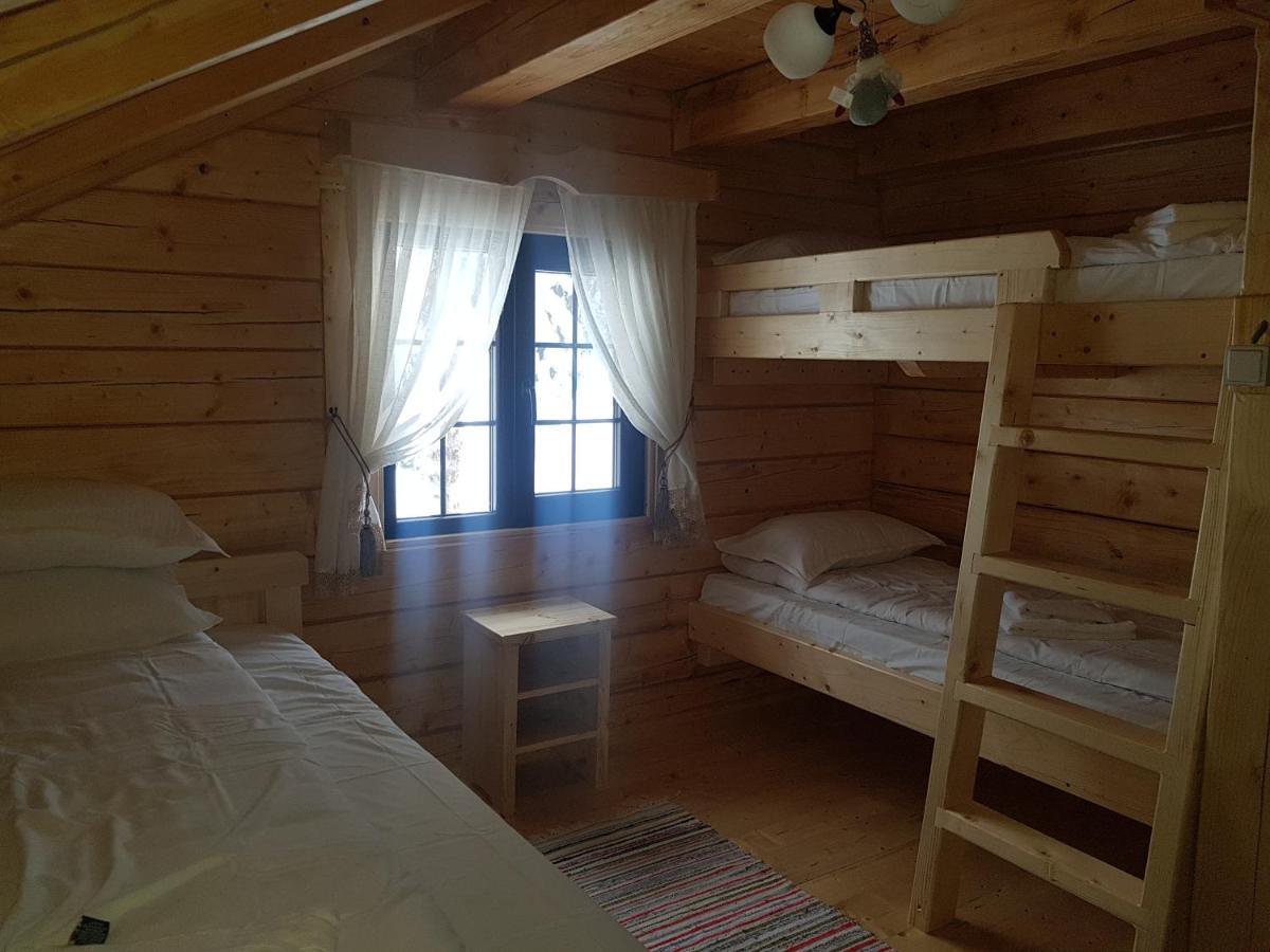 Săcel Tulean Cabin Bed & Breakfast エクステリア 写真